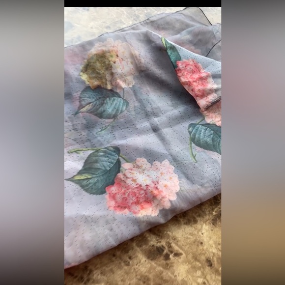 Pure Organza Scarf - Picture 2 of 4